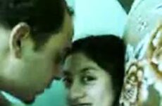 فرحانة عشان هي بتتناك - سكس مصري